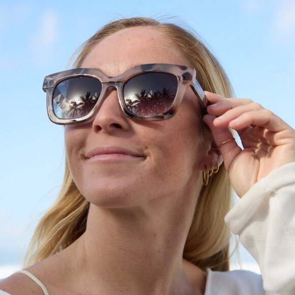 Diff Eyewear - Makay Sunglasses- Cream Tortoise & Grey Gradient - Picture 2 of 2